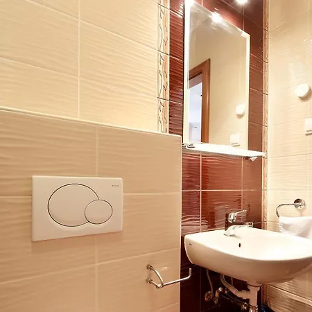 Riviera-silo 4* سيلو